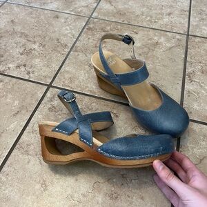 Dansko Taci Closed Toe Sandals
